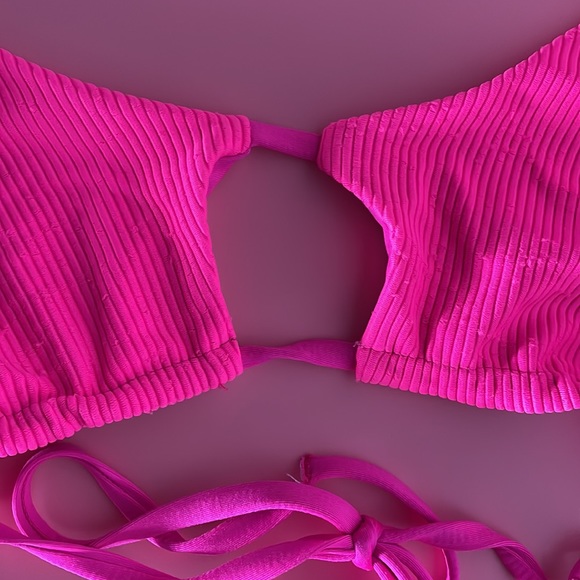 Neon Frankie’s bikini - Picture 9 of 11